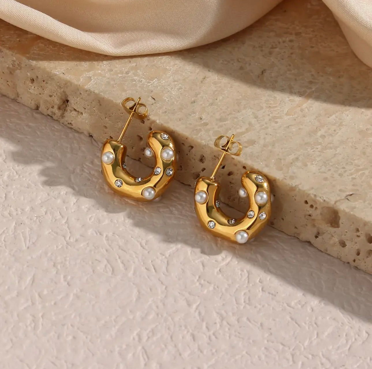 Roxanne Hoops