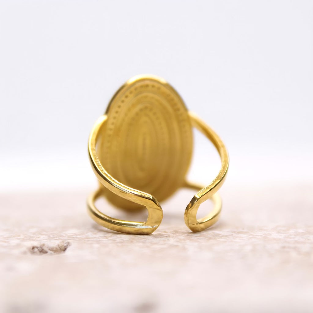 Claire Ring