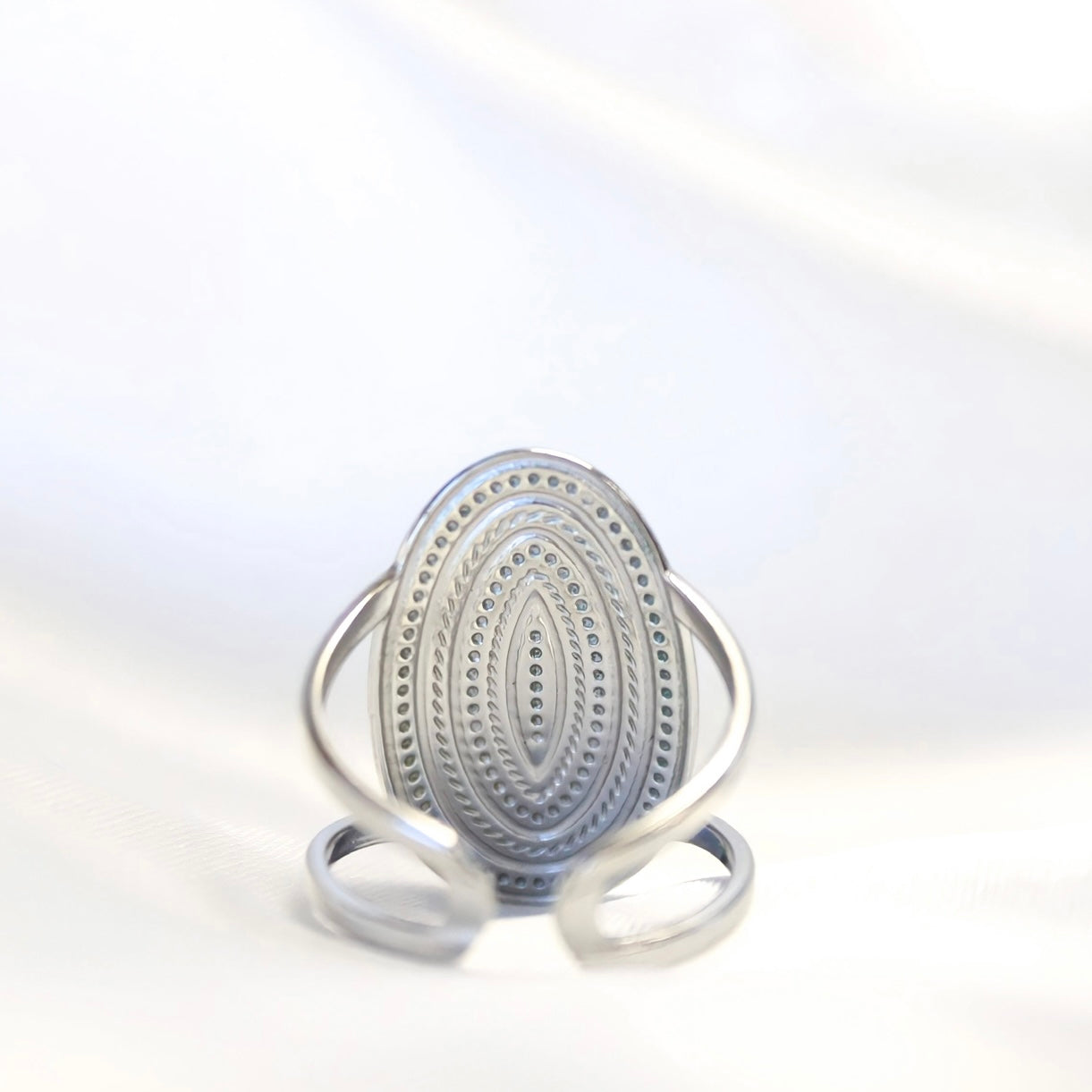Geneva Ring