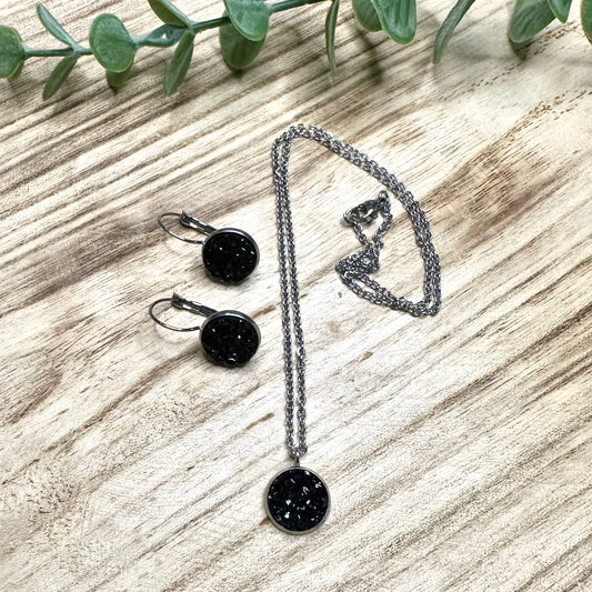 Black Necklace & Earring Set